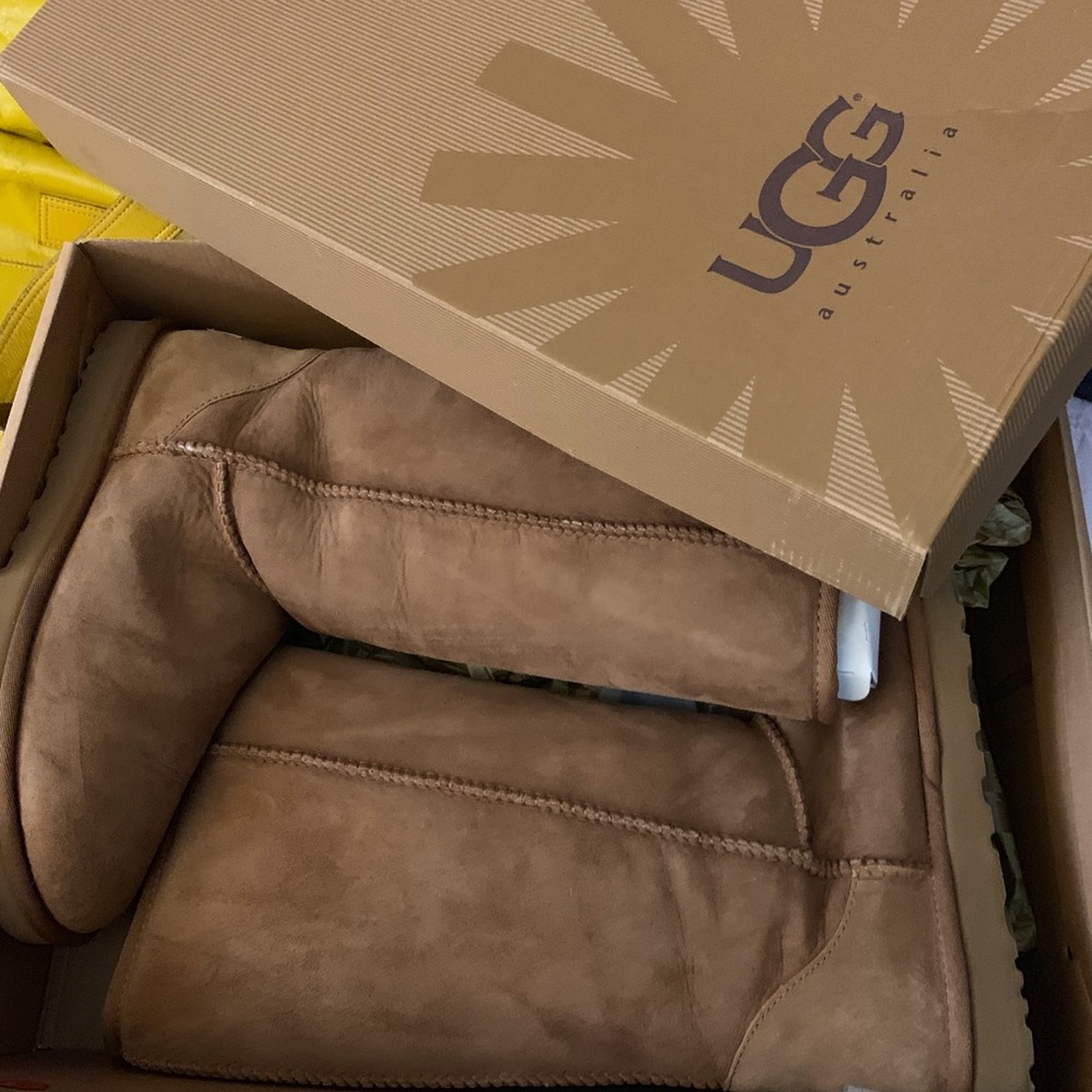 NWOT UGGs W Classic Tall Sheepskin Boots